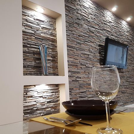 Woodstone Apartment Ploiesti Ngoại thất bức ảnh