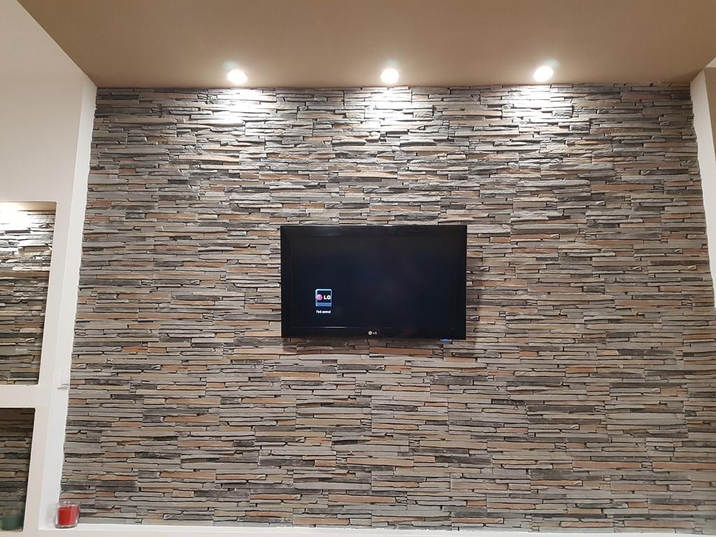 Woodstone Apartment Ploiesti Ngoại thất bức ảnh